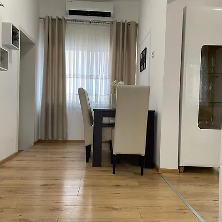 Cozy Townhouse Apartman Nis